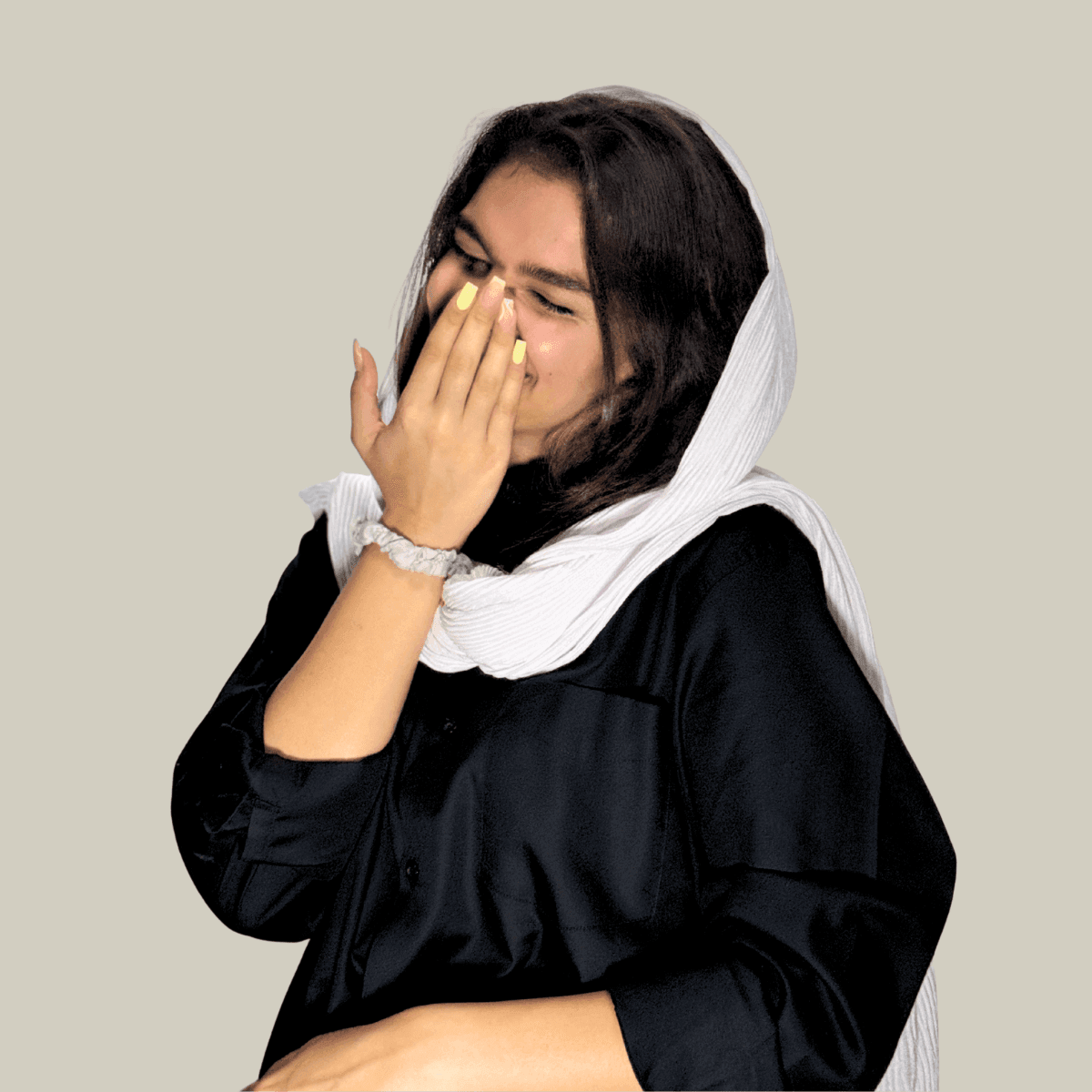 حسنا میخندند